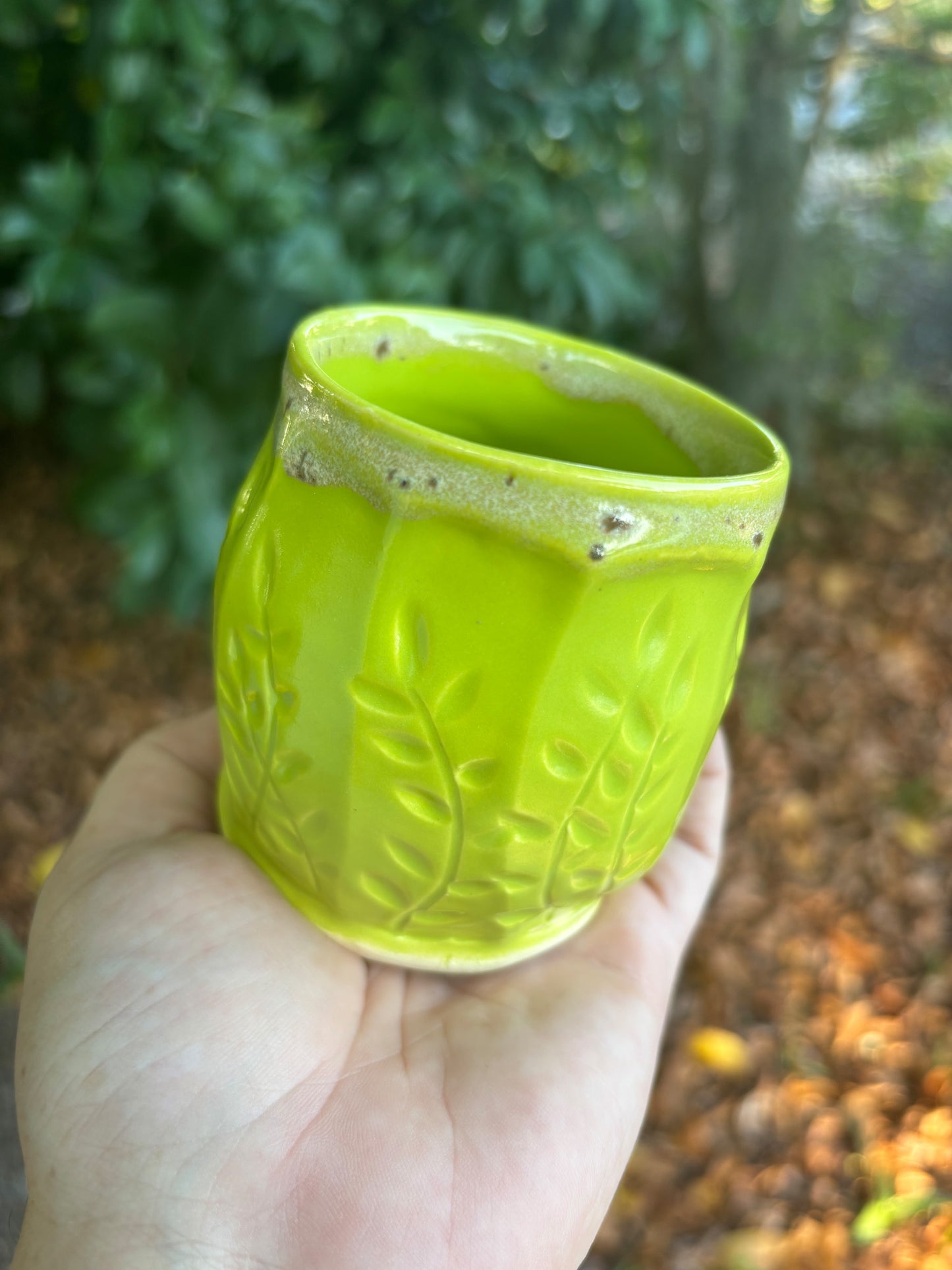 Marshmallow Faceted Mug in Bright Green